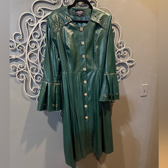 Jackets & Blazers - Vintage Women’s Terramina hunter green designer faux leather coat gold 16